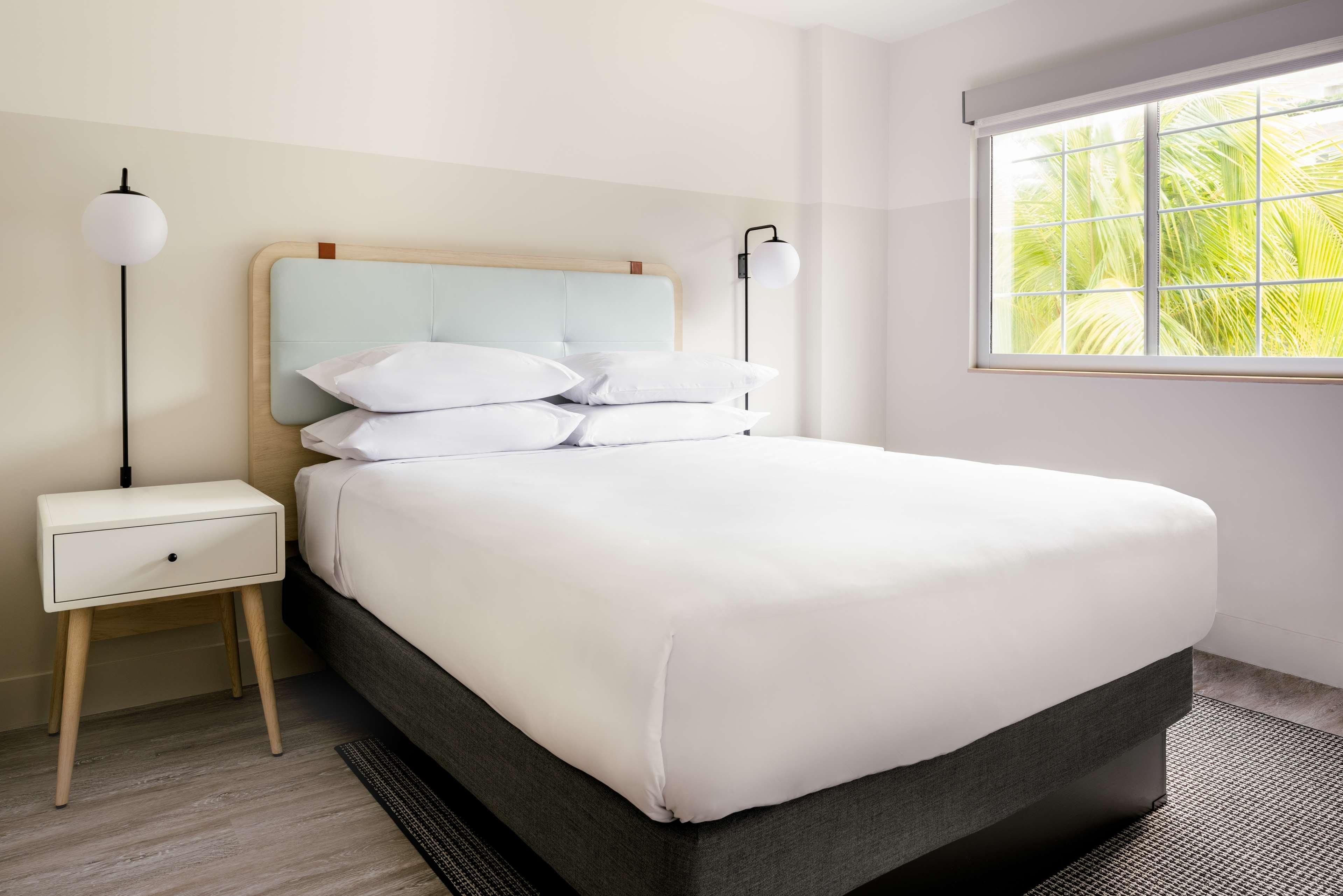 Hampton By Hilton Grand Cayman Seven Mile Beach جورج تاون المظهر الخارجي الصورة