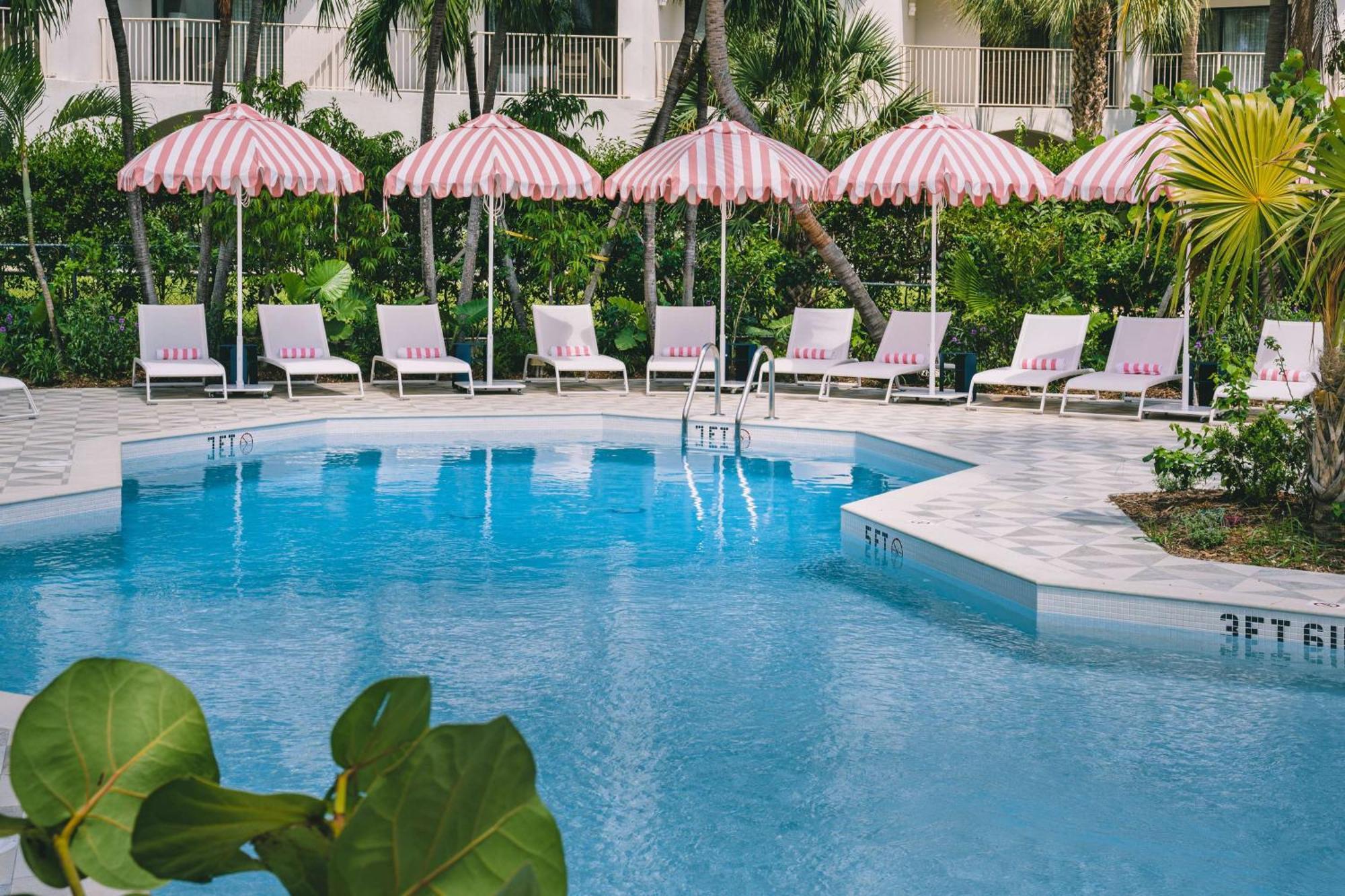 Hampton By Hilton Grand Cayman Seven Mile Beach جورج تاون المظهر الخارجي الصورة