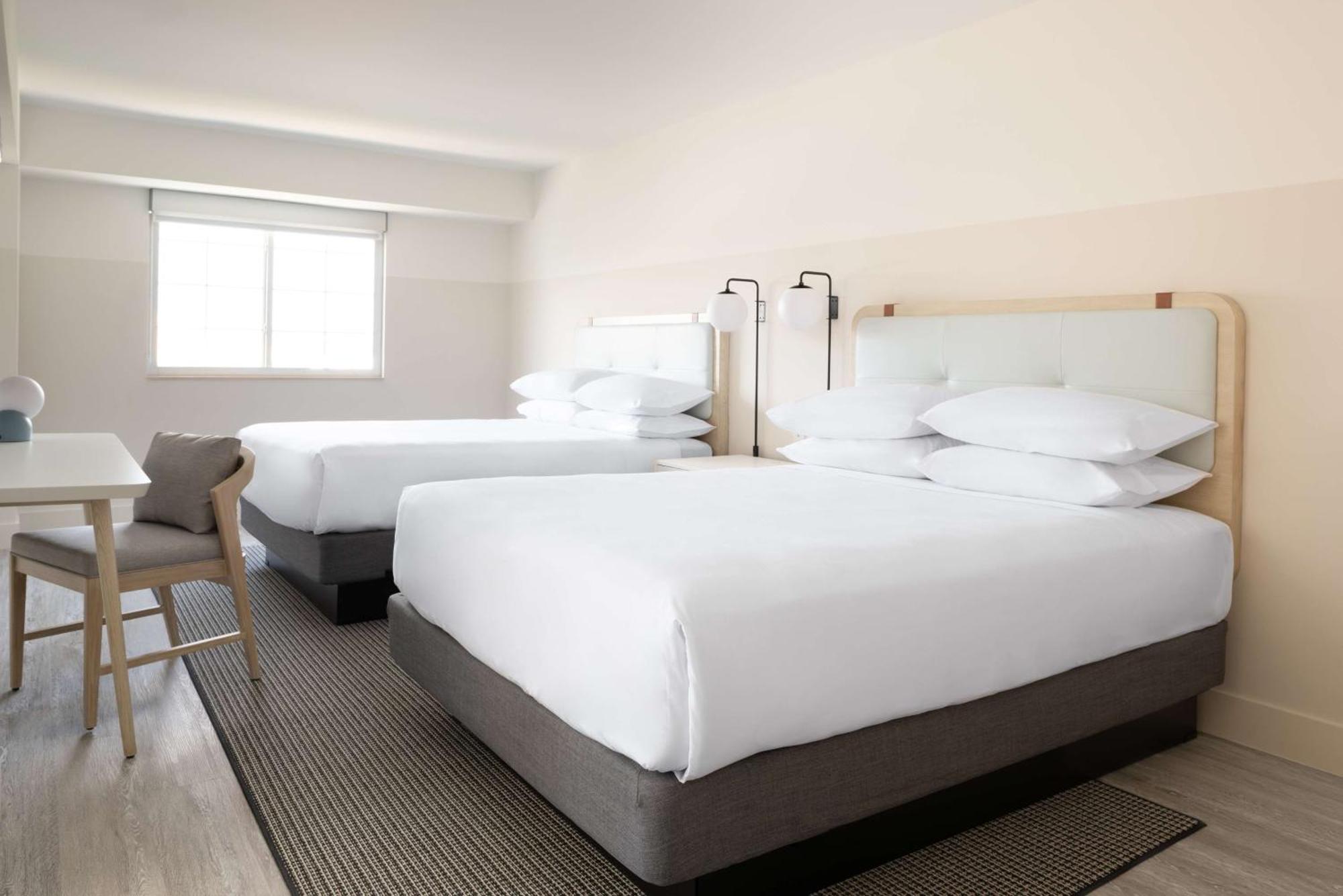 Hampton By Hilton Grand Cayman Seven Mile Beach جورج تاون المظهر الخارجي الصورة