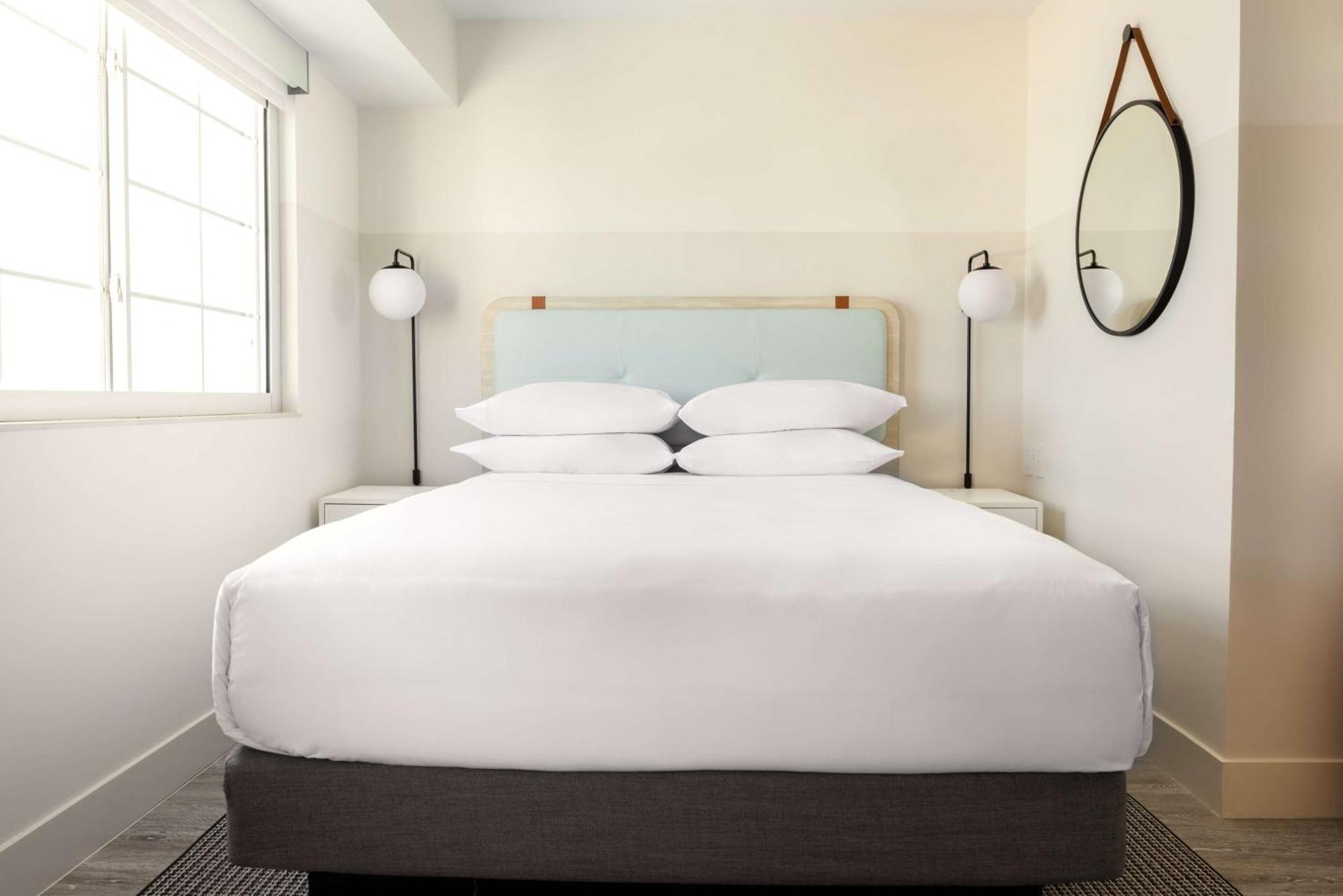 Hampton By Hilton Grand Cayman Seven Mile Beach جورج تاون المظهر الخارجي الصورة