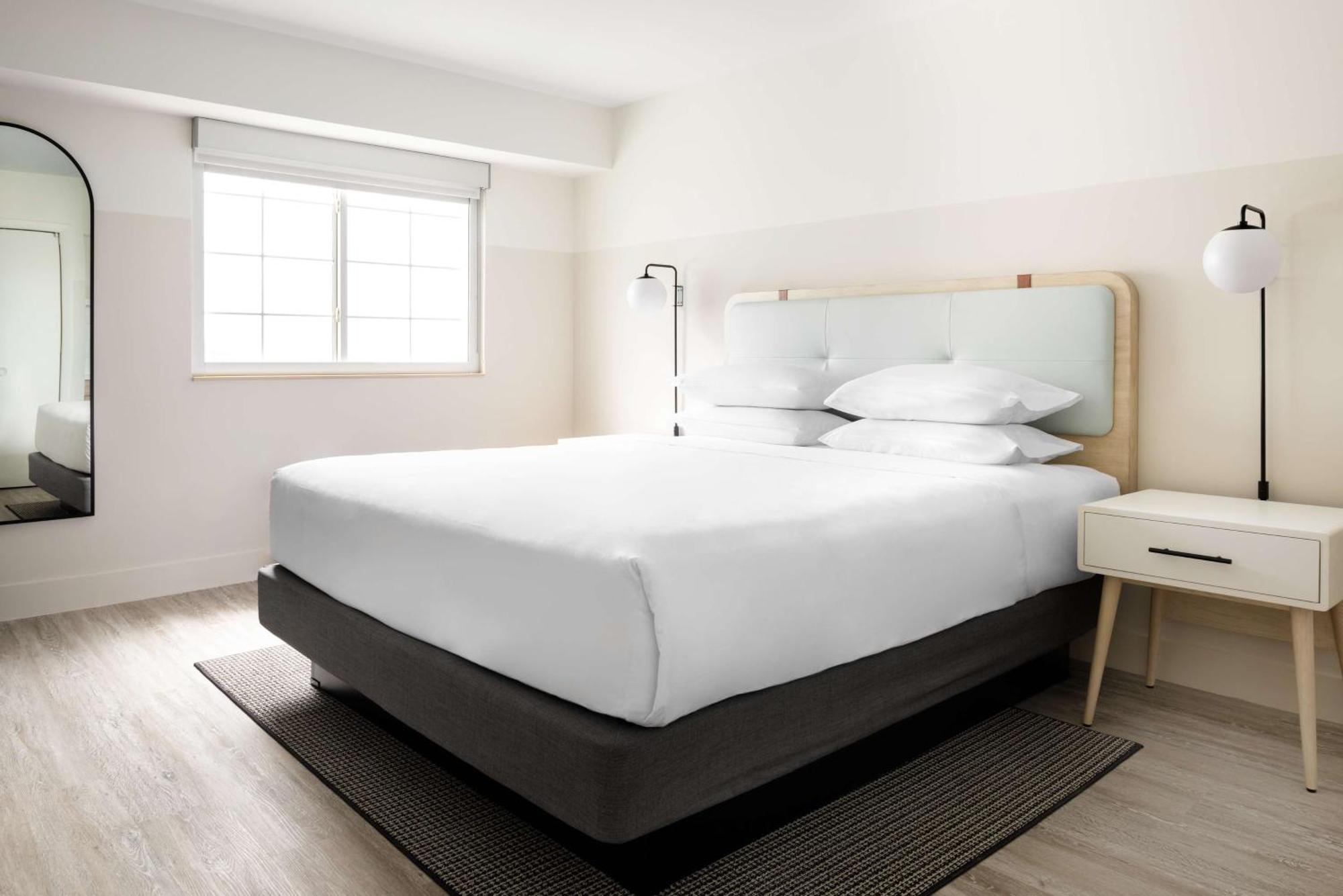 Hampton By Hilton Grand Cayman Seven Mile Beach جورج تاون المظهر الخارجي الصورة