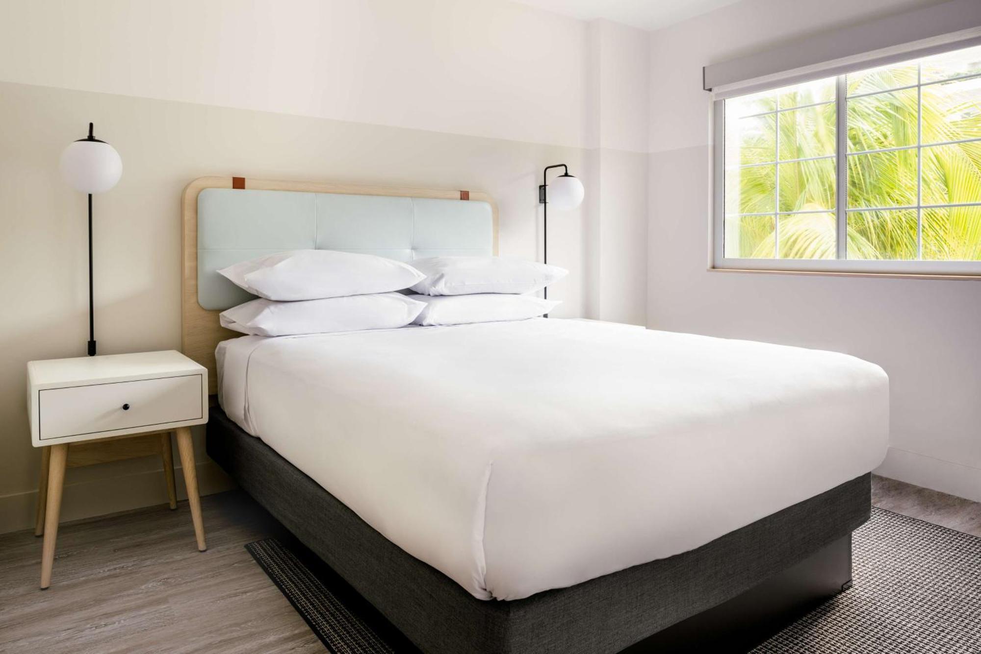 Hampton By Hilton Grand Cayman Seven Mile Beach جورج تاون المظهر الخارجي الصورة