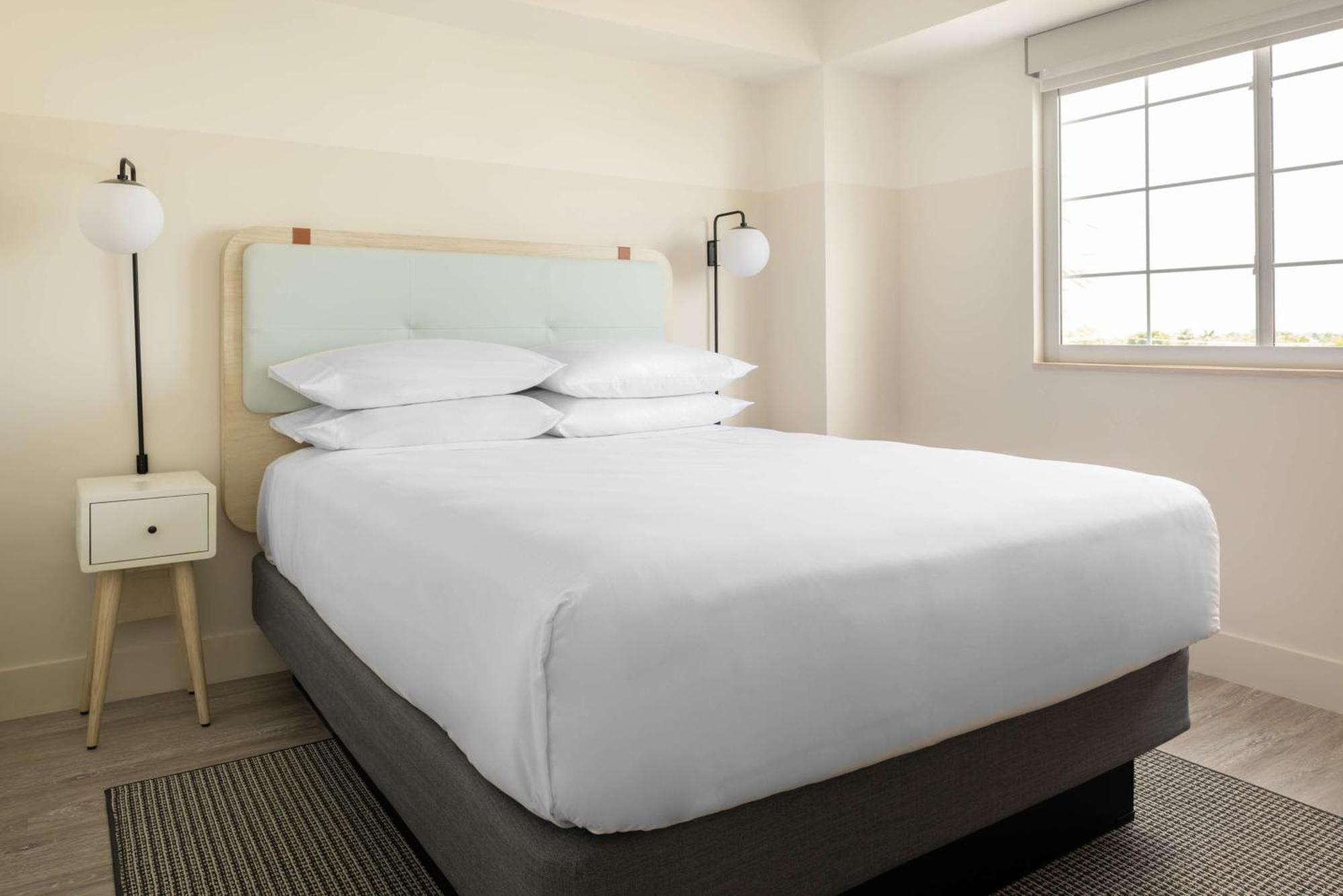 Hampton By Hilton Grand Cayman Seven Mile Beach جورج تاون المظهر الخارجي الصورة