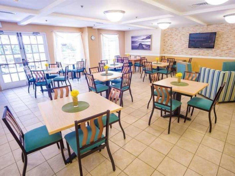 Hampton By Hilton Grand Cayman Seven Mile Beach جورج تاون المظهر الخارجي الصورة