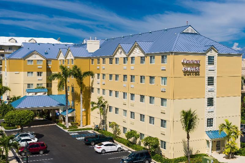 Hampton By Hilton Grand Cayman Seven Mile Beach جورج تاون المظهر الخارجي الصورة